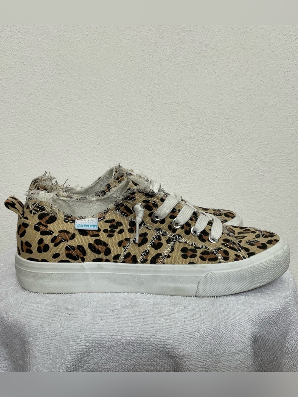 Obtaom Canvas Leopard Print Raw Hem Thick Soled Sneakers Size 7 Women's